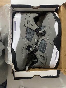Jordan 4 - 8