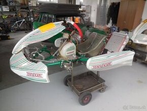 Wymienię (sprzedam) gakarta Tony Kart KZ TM R1 - 8