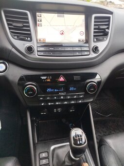 Hyundai Tucson - 8