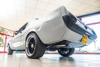 Ford mustang V8 1965 odrestaurowany od podstaw - 8