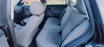 Seat Ibiza fl / 5d/ 1.4 16V /2003r/ sprawna tanio - 8