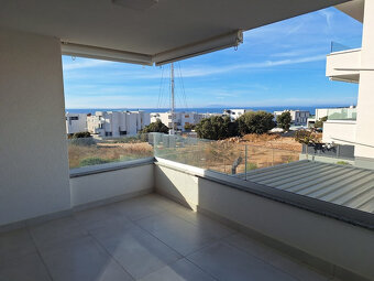 Chorwacja-apartament trzypokojowy i widokiem na morze - 8