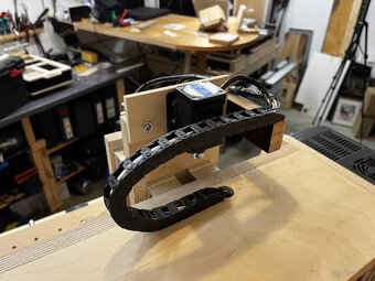 Frezarka CNC Oryginalna od LifeLatitudes (YouTube) 3 osie z - 8