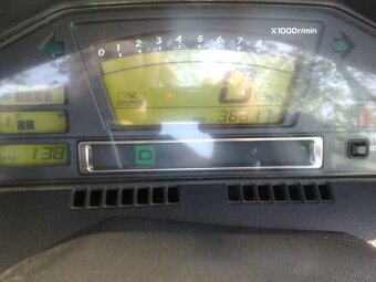 Suzuki Burgman 650 AC 36. 800 tys km 2004r - 8