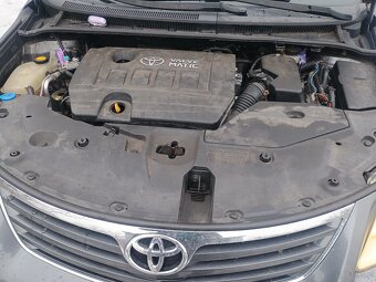 Sprzedam Toyota Avensis automat - 8
