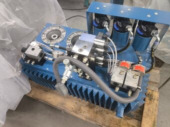 Szlifierka uniwersalna do wałków i otworów RUP 28 X 500 FMT - 8