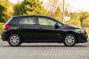 TOYOTA AURIS - 8