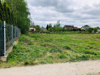 Działka budowlana 1300m2, WZ bezterm., Media, Kolej, Miasto. - 8