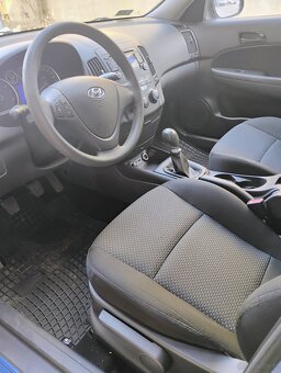 Hyundai i30 z małym przebiegiem - 8