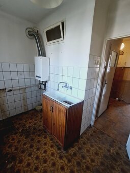 2 pokojowe mieszkanie, 42,4 m², parter, do remontu – Centrum - 8