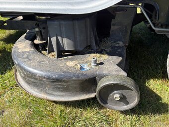 Kosiarka traktorek MTD11,6 KW z koszem-uszkodzony pas jezdny - 8