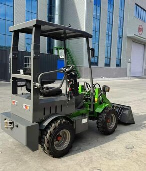 ELEKTRYCZNA ŁADOWARKA KOŁOWA E906-Li - 8