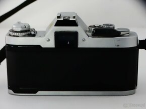 Aparat analogowy CANON AV-1 + CANON FD 50mm 1:1.8 - 8