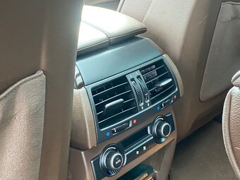 BMW X5 xDrive 3.0 benzín 306 HP – 2012, po faceliftu - 8
