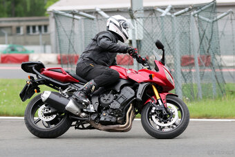 YAMAHA FZ1 FAZER - 8
