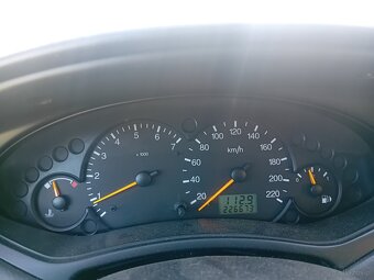 Ford focus - 8