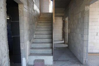 Nieruchomość gruntowa z domem w trakcie realizacji - 8