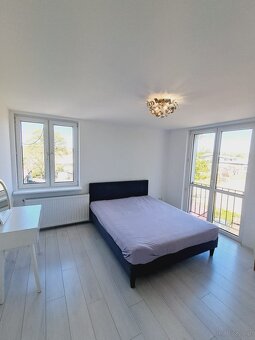 Mieszkanie o pow. 49.60m2, II piętro, garaż, działka,Dębe - 8