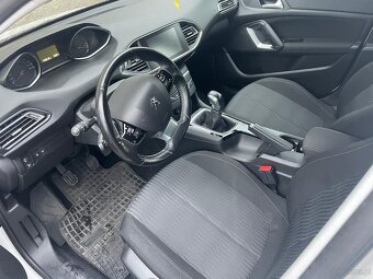 Peugeot 308 1.2 i 81kw, r.11/2015, klimatyzacja, uszkodzony - 8