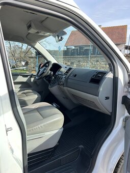 VW T5 2.0 TDI Ambulans / Karetka - DSG - 8