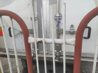 IVECO EURO CARGO 120 EL 21 CHLADAK r.v.2001 - 8