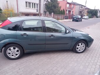 Sprzedam Forda Focusa - 8