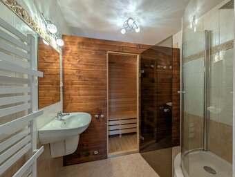 Komfortowy dom z 2 garażami i ogrodem Nowy Sącz - 8