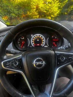Samochód Opel Insygnia Sports Tourer SW - 8