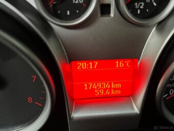 Sprzedam Forda Focus 1,6 Benzyna 175 km przebiegu - 8