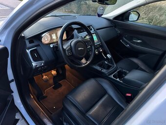 Jaguar E pace niski przebieg virtual cockpit 4x4 Zamienię - 8