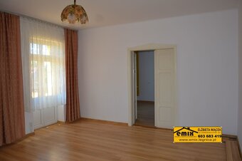 2 pokoje, I piętro, balkon, własny parking, teren ogrodzony - 8