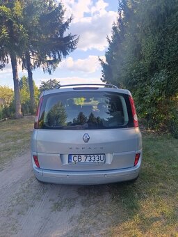 Sprzedam 7osobowe auto - 8