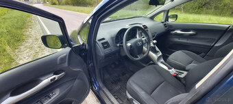 Toyota Auris LIFT 1,4D-4D 90KM 2011r NAVI Klimatronik zarej. - 8