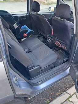 Zafira 1.6 B  + G - 8