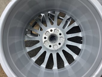 FELGE -ALUMINIOWE 5X112 R19 AUDI 9,0J ET34 - 8