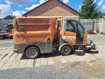 Zamiatarka chodnikowa Bucher - 8