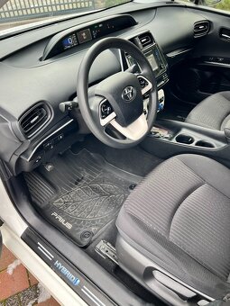 TOYOTA PRIUS HYBRYDA 2018 - 8