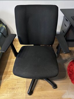 biurko z dwiema półkami oraz z fotelem obrotowym  – komplet - 8