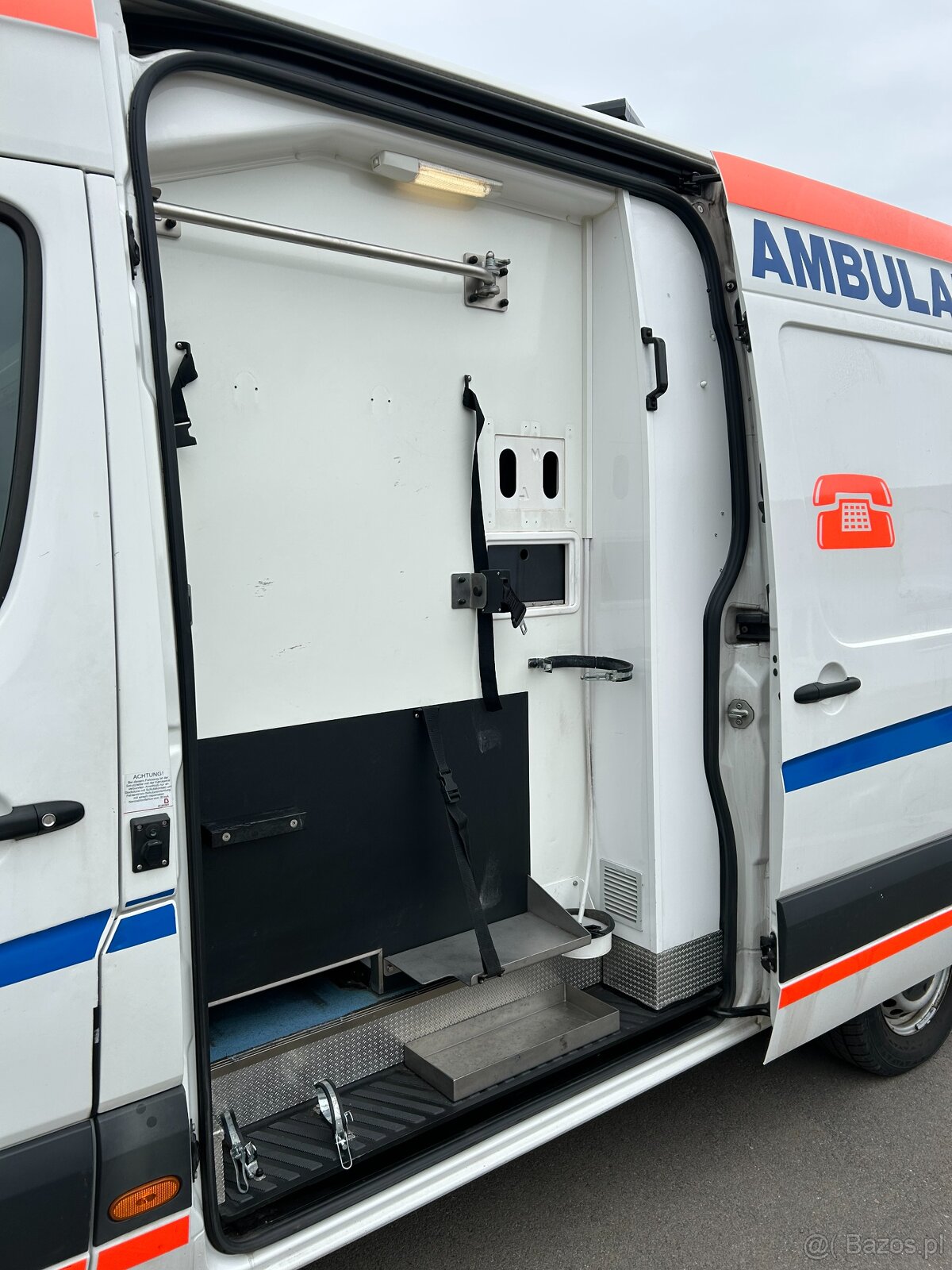 VW Crafter - 2.0 TDI Ambulans / Karetka - 9