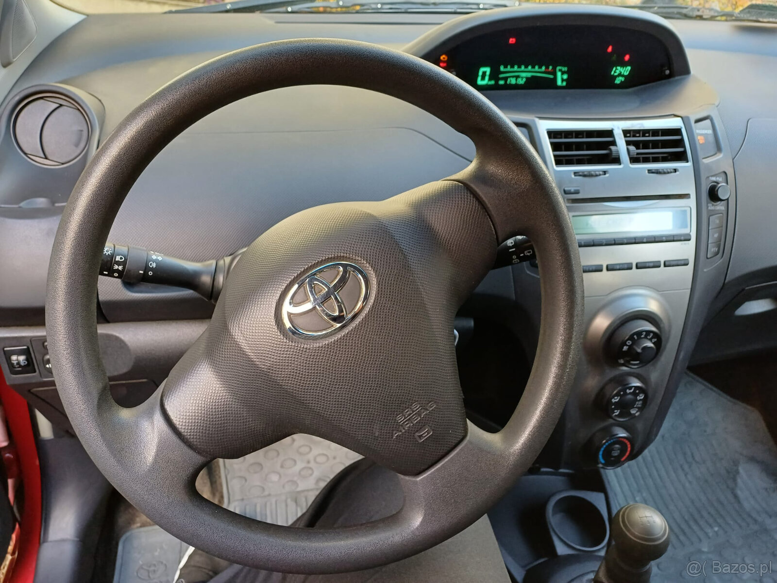 Toyota Yaris 1,0 - 9