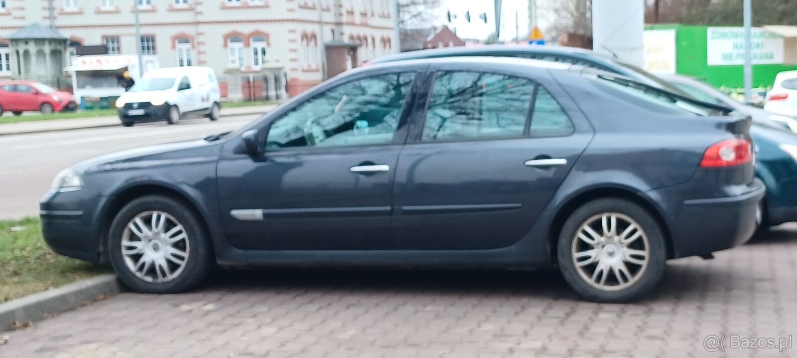 Stan perfekcyjny - Renault Laguna II w wersjii delux 1,9 DCI - 9