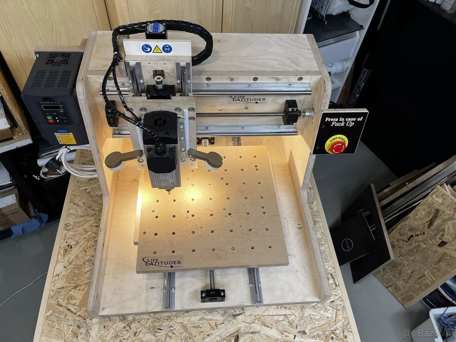 Frezarka CNC Oryginalna od LifeLatitudes (YouTube) 3 osie z - 9