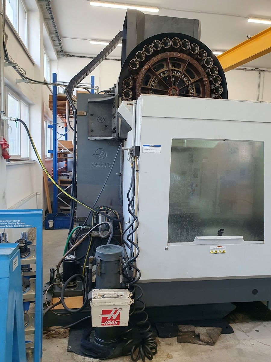 Haas Automation VF-3YT/50 - Centrum obróbcze Pionowe - 9