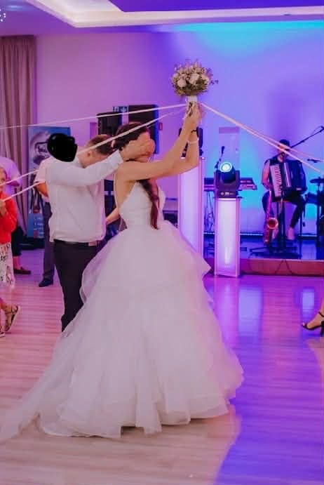 Sprzedam suknię ślubną - 9