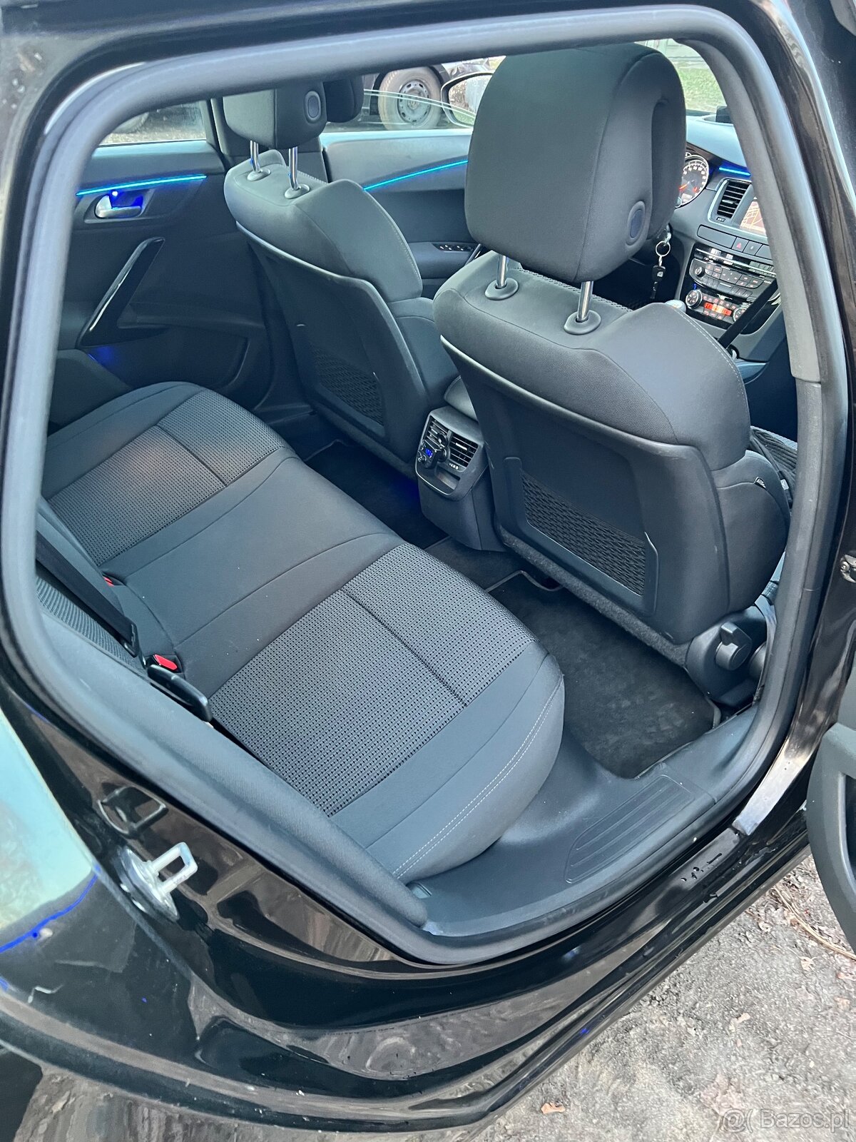 Witam. Mam na sprzedaż ładnego peugeota 508 sw z 2011 roku z - 9