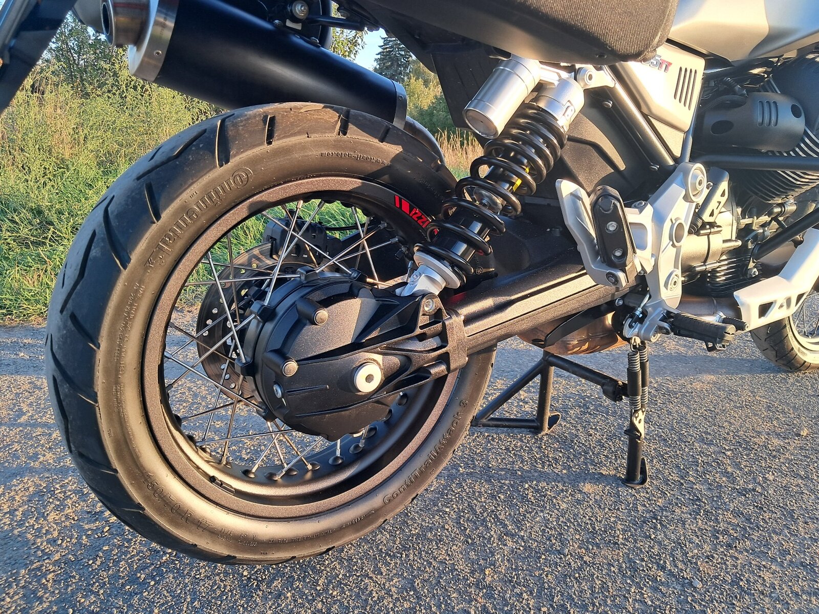 Moto Guzzi V 85 TT abs - 9