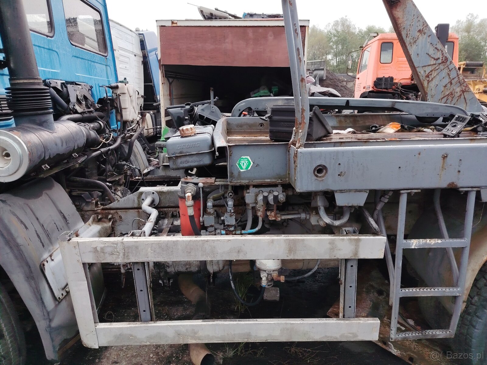 Volvo FL6 bramowiec bez zabudowy - 9