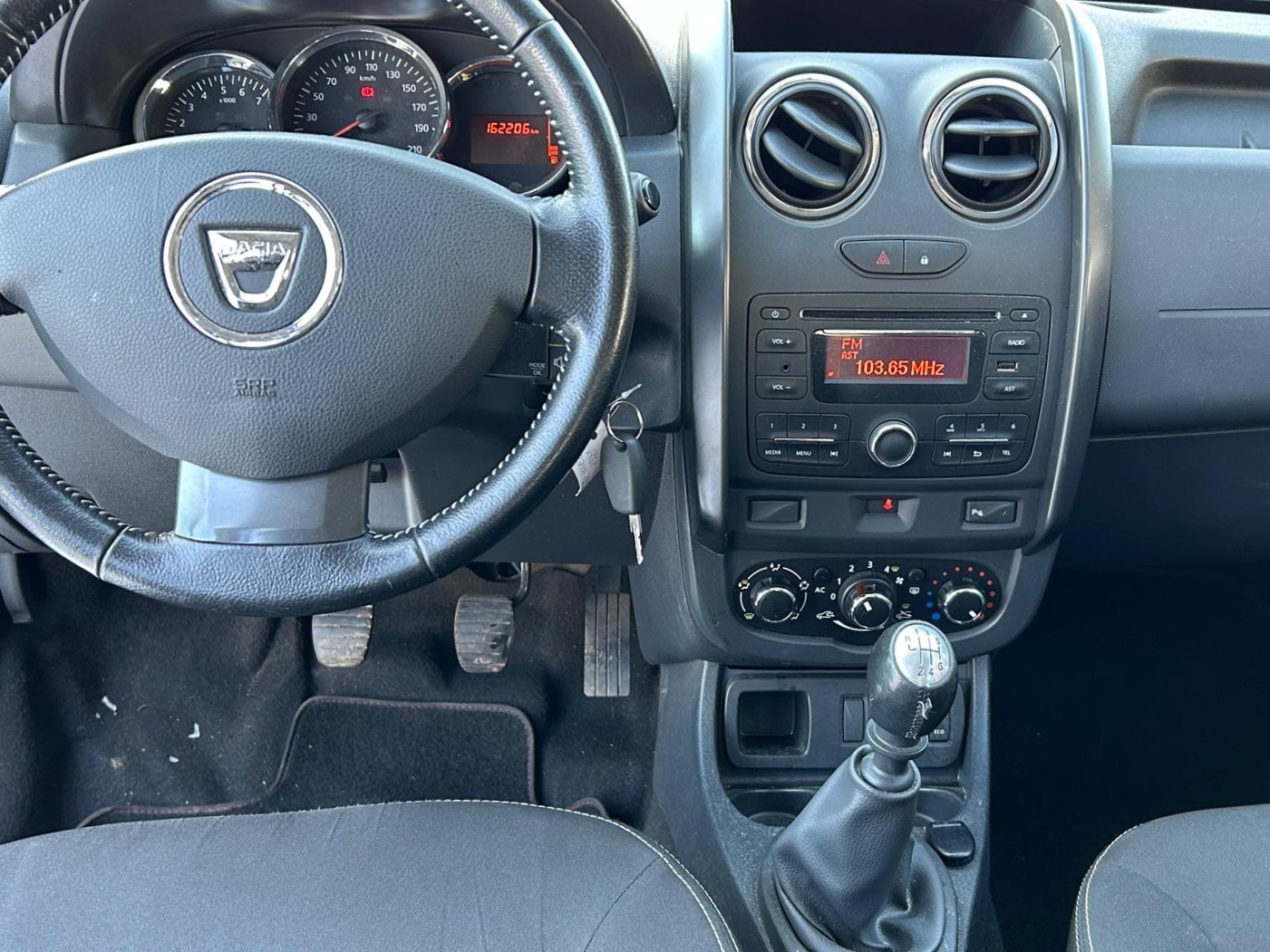 Dacia Duster 1.5 dCi 80 kW - 9