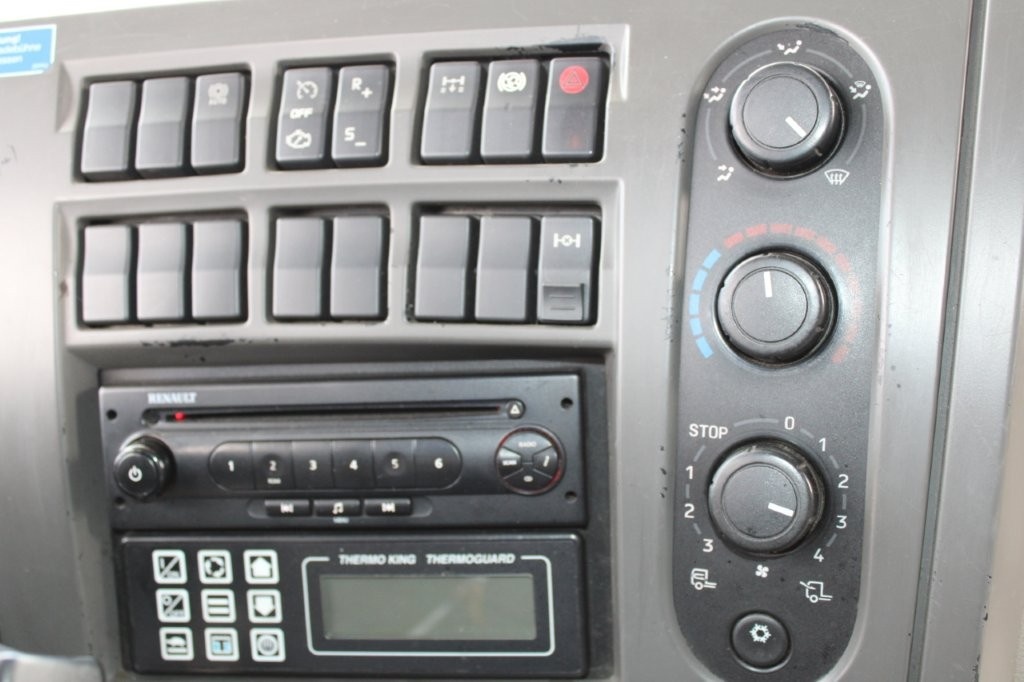 RENAULT PREMIUM DXI R 370.26 S PR 6X2, THERMO KING MD200 - 9