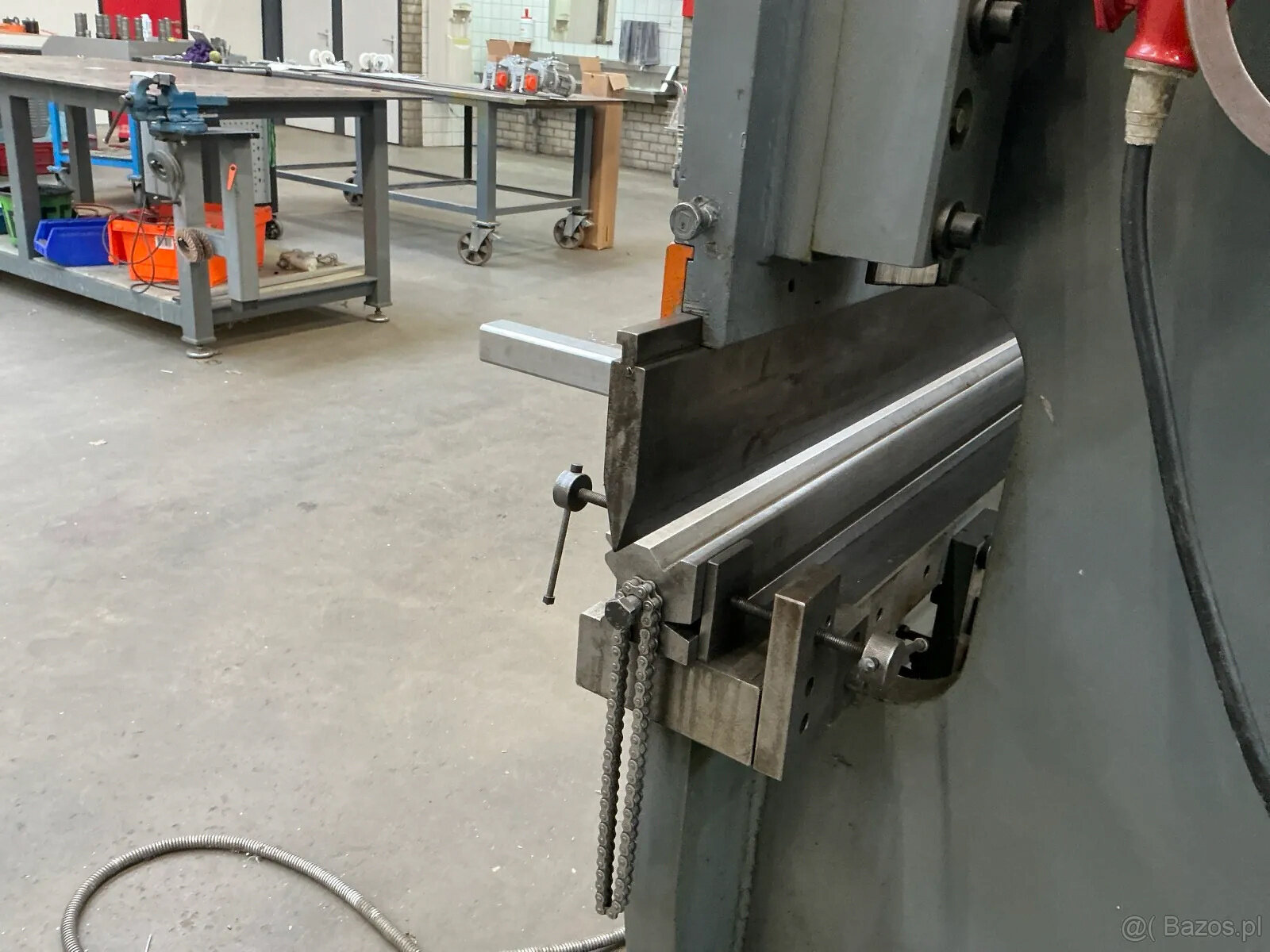 Hydrauliczna prasa krawędziowa CNC 70 t,gięcia 2500 mm,7 osi - 9